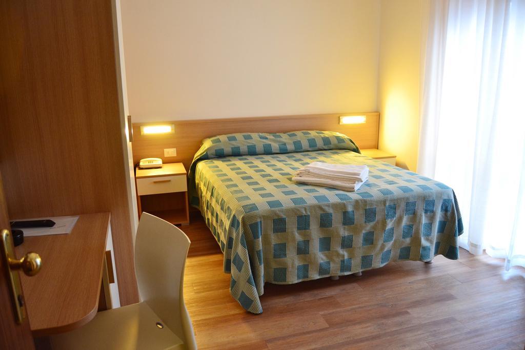 Hotel Midi Lido di Jesolo Dış mekan fotoğraf